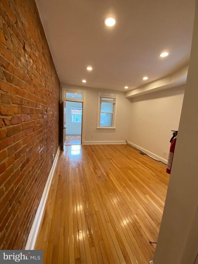 Building Photo - 19 T St NE