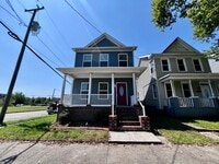 Building Photo - Gorgeous 4 bedroom 3 bath new construction...