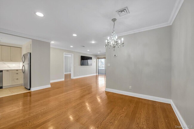 Building Photo - 100 Cutter Mill Rd