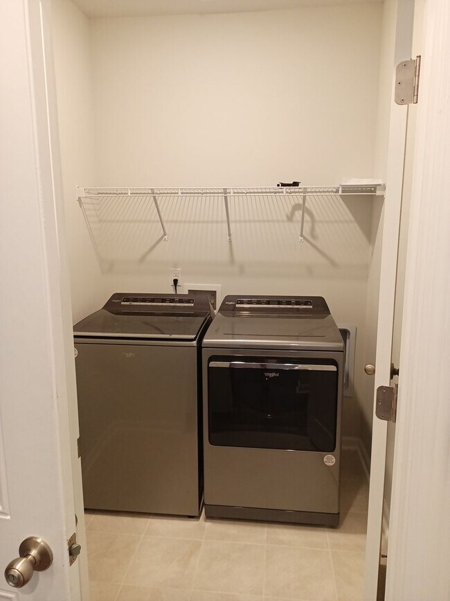 Building Photo - Flintshire Drive