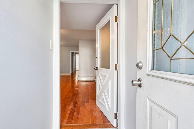 Building Photo - 628 Palisade Ave