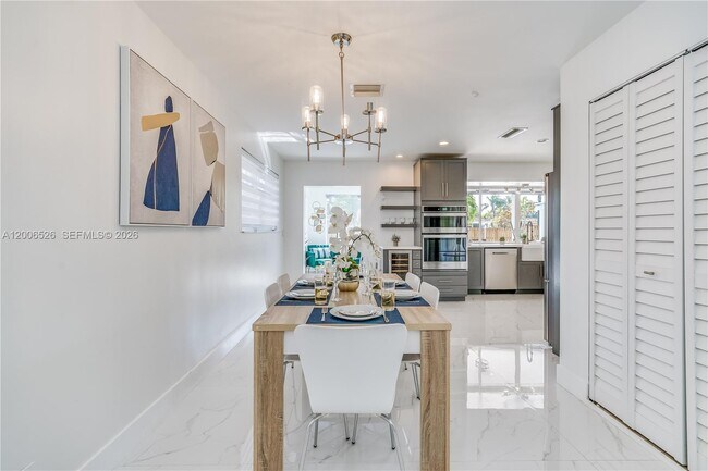 Building Photo - 4212 Van Buren St