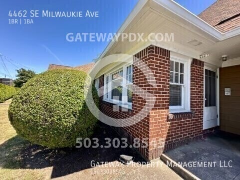 Building Photo - 4462 SE Milwaukie Ave