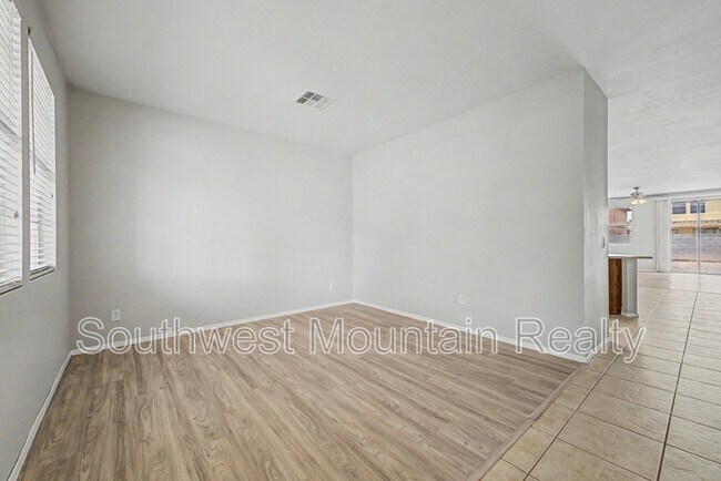 Building Photo - 45556 W Tucker Rd