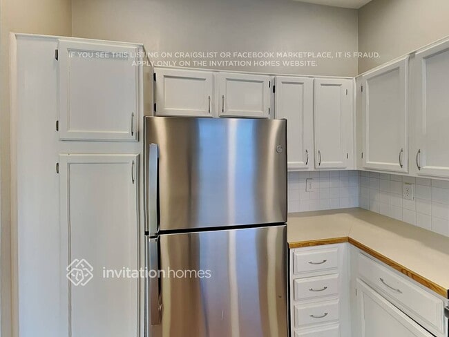 Building Photo - 1827 S Genoa St