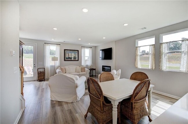 Building Photo - 116 Pk Rdg Cir