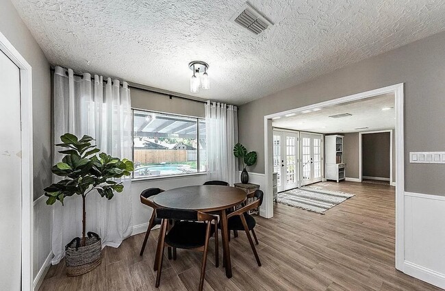 Building Photo - 3610 Lonniewood Dr
