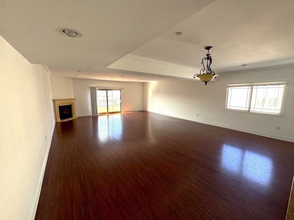 Building Photo - 11848 Kiowa Ave