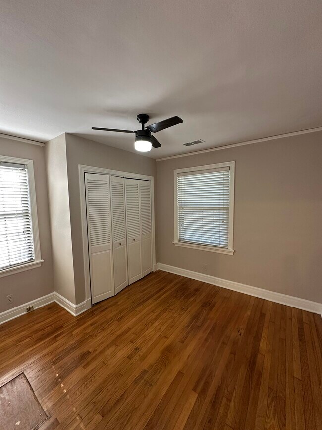 Building Photo - 192 Palisade St