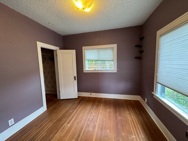 Building Photo - Country Living - 2 Bedroom 1 Bathroom