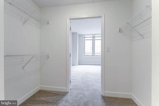 Building Photo - 155 Potomac Passage