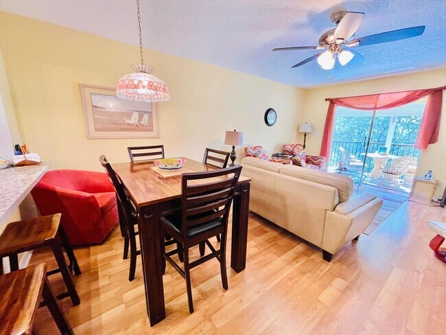 Building Photo - 257 S Cypress Rd