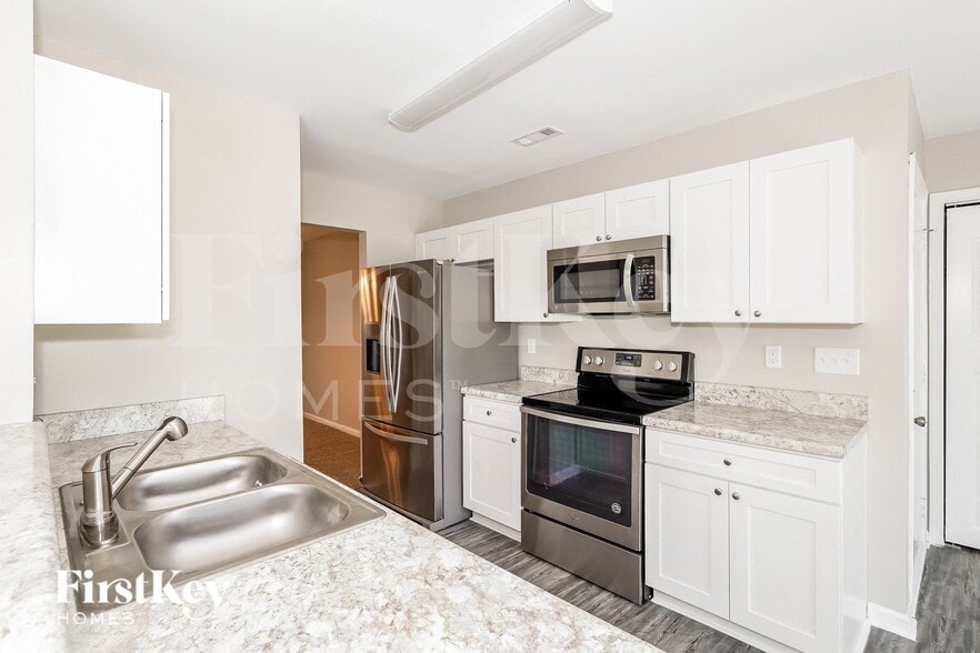 Building Photo - 6009 Amber Ct