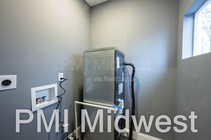 Building Photo - 117 N Colorado Ave