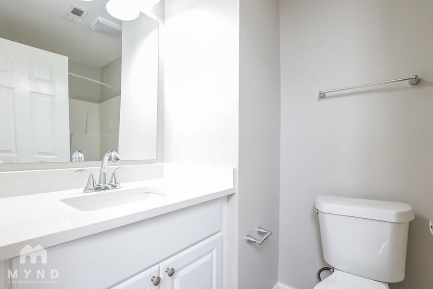 Building Photo - 5400 Alafia Ct