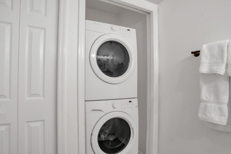 Building Photo - 121 W Hall St