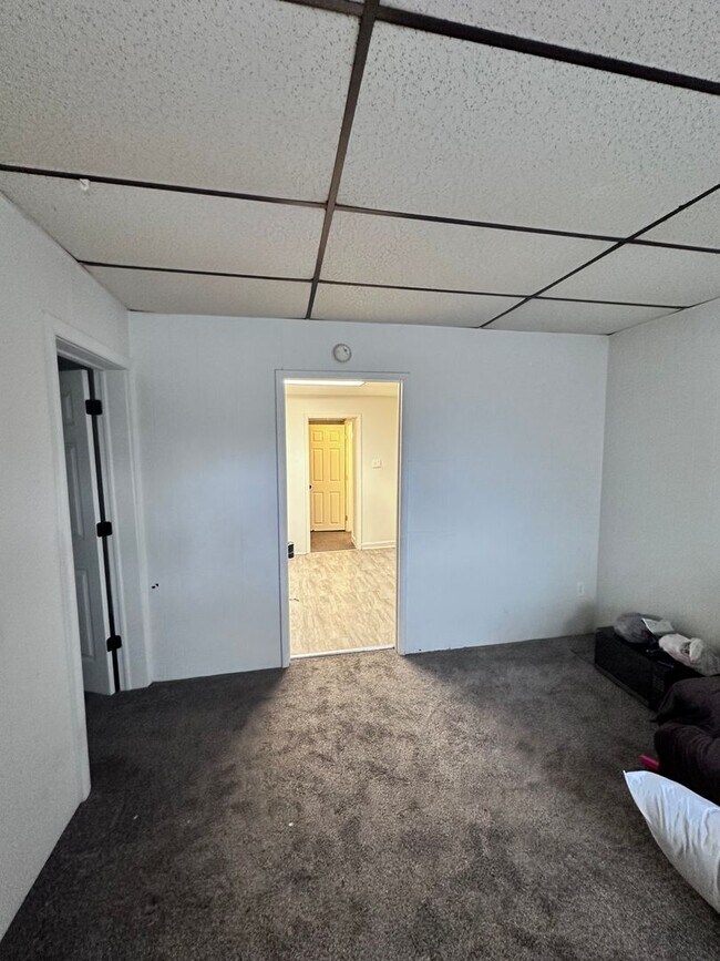 Building Photo - Quaint 2 Bedroom Single Family Home in York