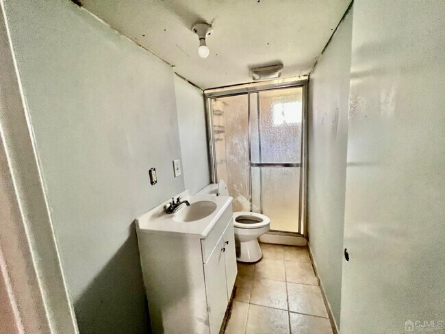 Building Photo - 52 Marconi Ave