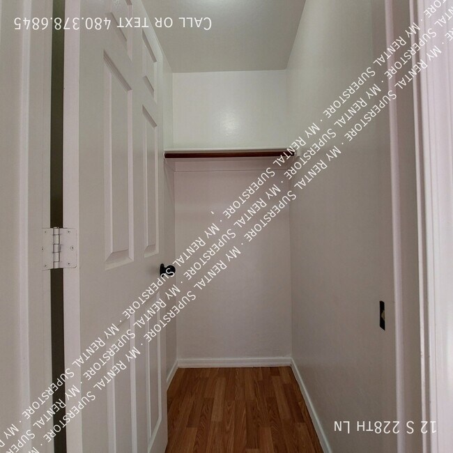 Building Photo - 12 S 228th Ln