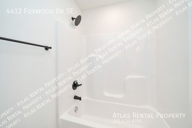 Building Photo - 4412 Foxwood Dr SE