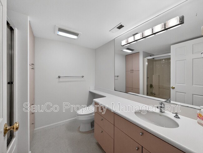Building Photo - 5701 SW Hamilton St