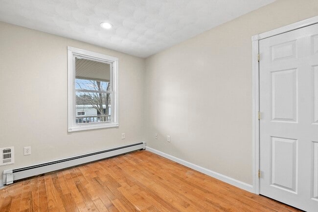 Building Photo - 515 Winthrop St