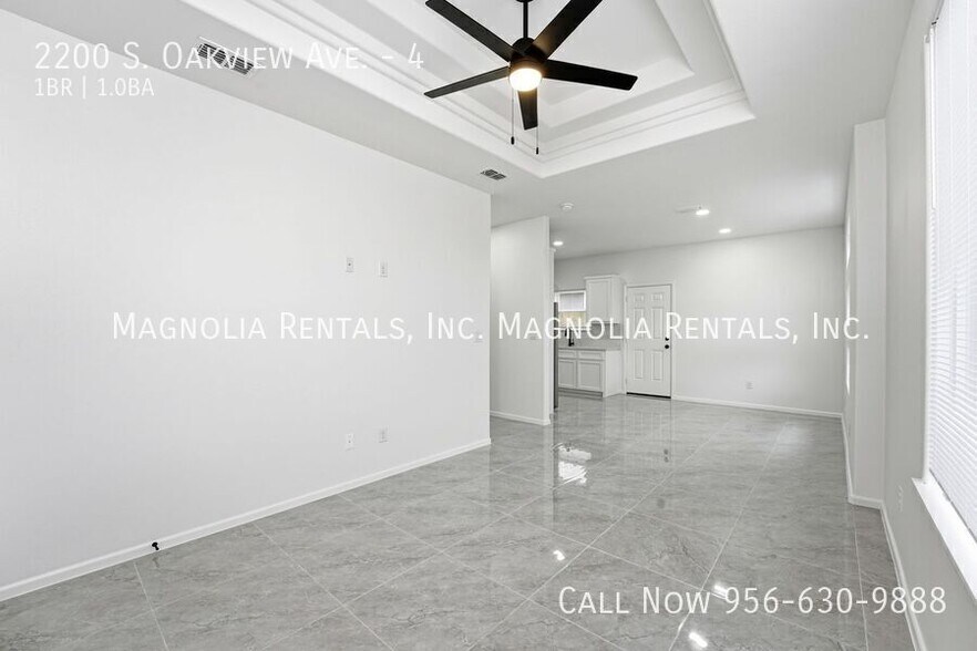 Building Photo - 2200 S Oakview Dr