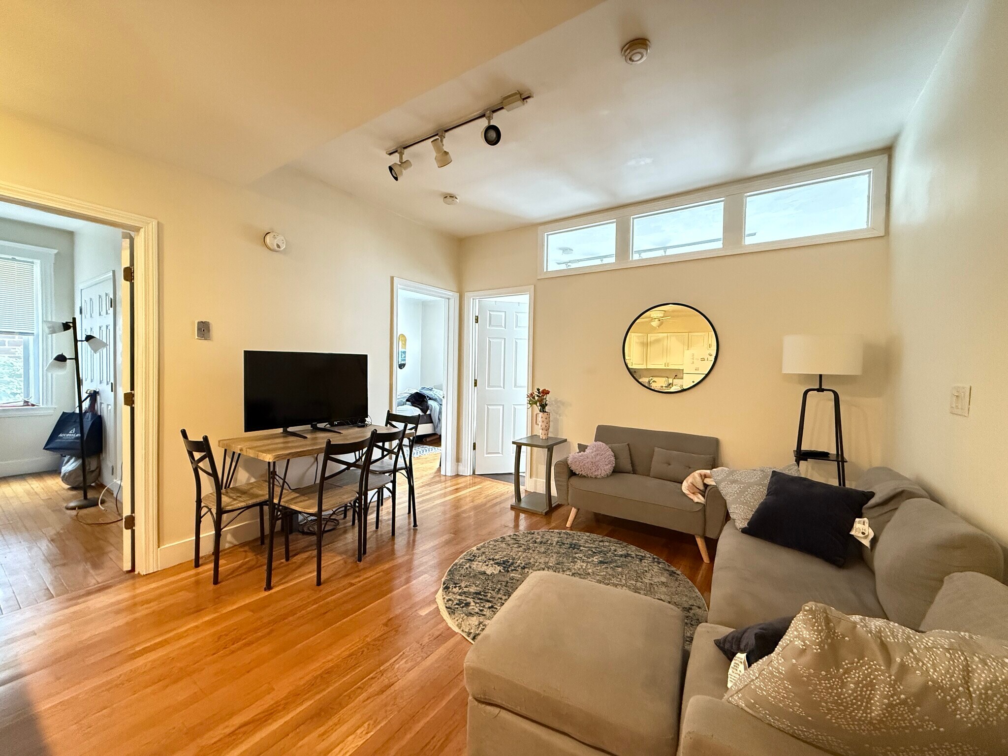 Building Photo - 318 Saint Paul St