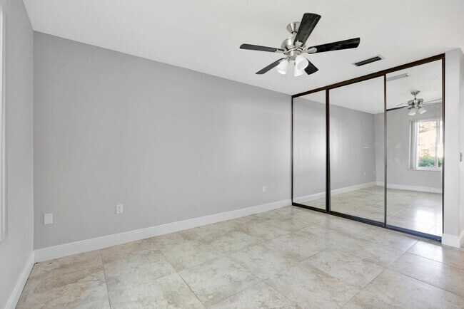 Building Photo - 143 Cape Pointe Cir