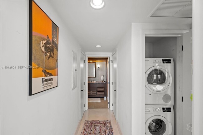 Building Photo - 6801 Collins Ave