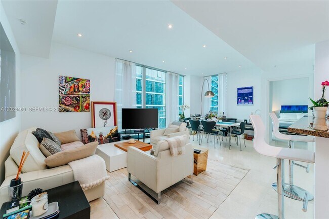 Building Photo - 300 S Biscayne Blvd