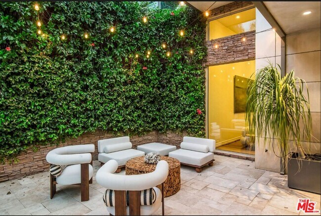 Building Photo - 3685 Mandeville Canyon Rd