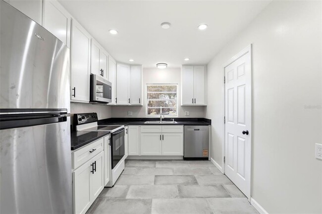 Building Photo - 1913 Baldwin Dr