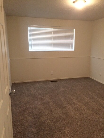 Building Photo - 2251 S 3500 W