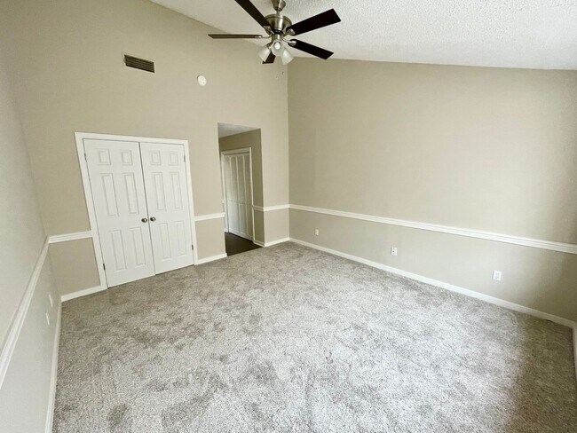 Building Photo - 3/2 townhouse for rent in Brandon 047!