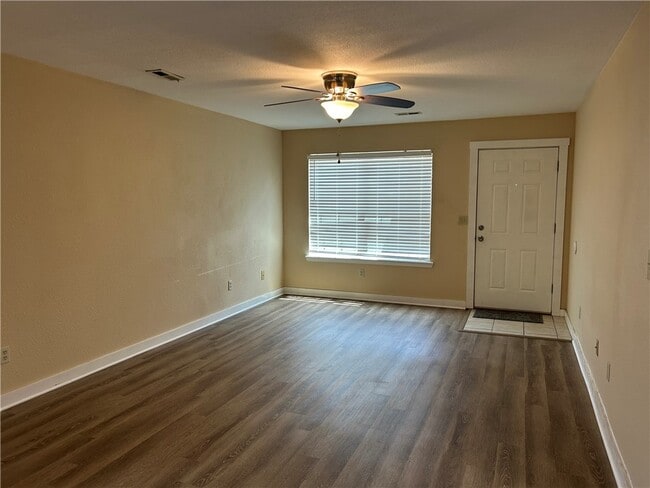 Building Photo - 1433 N Dawn Dr