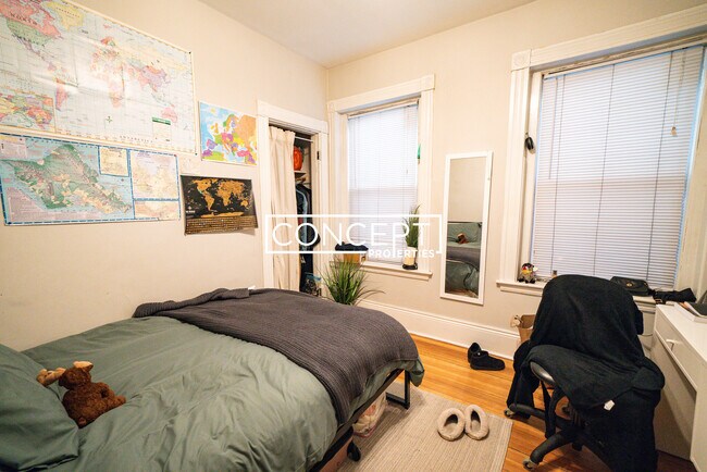 Building Photo - 98 Calumet St