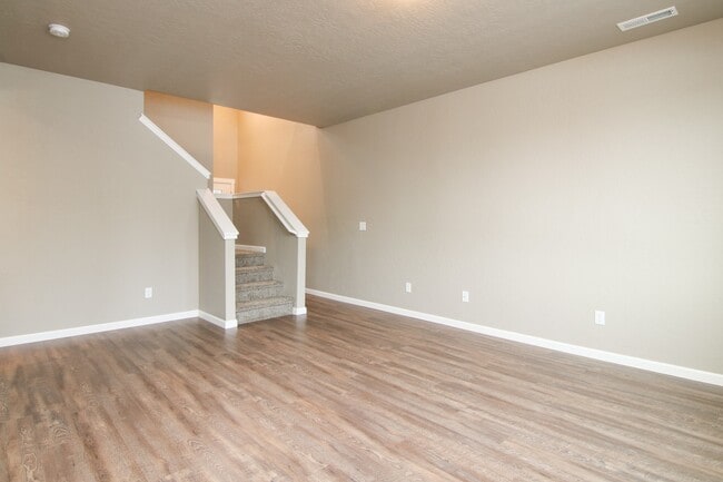 Building Photo - Modern Two Story Duplex for rent in Spokan...