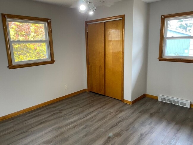 Building Photo - 4 bed 2 bath single family home in Merrill
