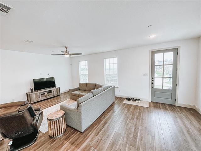 Building Photo - 8913 Swallowtail St