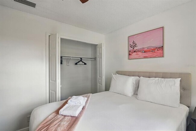 Building Photo - 811 W Magnolia St