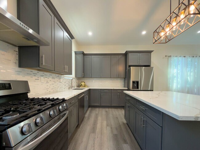 Building Photo - 15449 Septo St