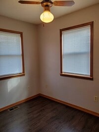 Building Photo - 315 N Cheatham