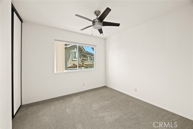 Building Photo - 549 Springbrook N
