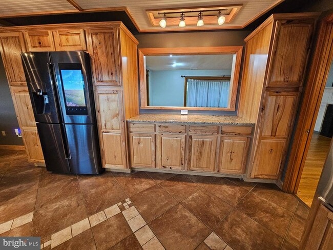 Building Photo - 615 Villa Ave