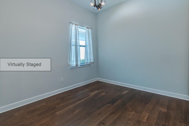 Building Photo - 559 SE Villandry Way