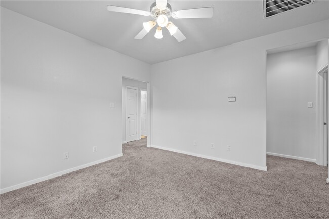 Building Photo - 107 W Burberry Cir