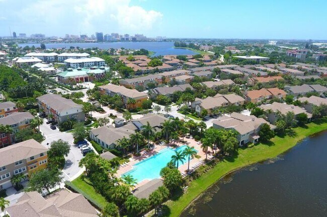 Building Photo - 870 Marina Del Ray Ln