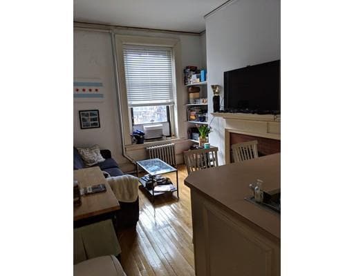 Building Photo - 411 Beacon St