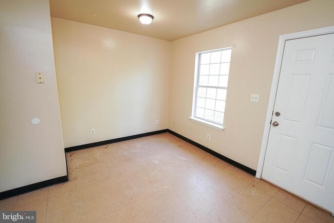 Building Photo - 1421 Emerson Ave